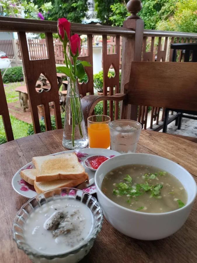 2N Guesthouse เพชรบุรี ภายนอก รูปภาพ