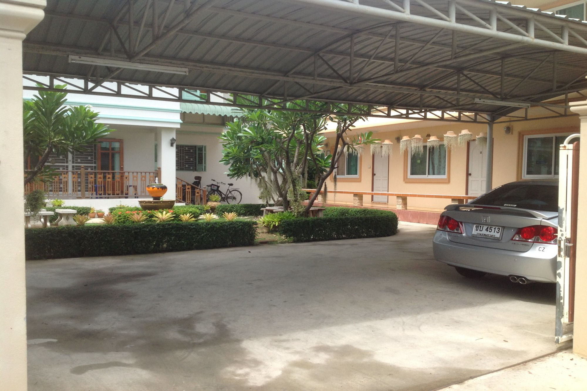 2N Guesthouse เพชรบุรี ภายนอก รูปภาพ
